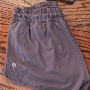 Lulu lemon hottie hot shorts 2.5 inch size 8